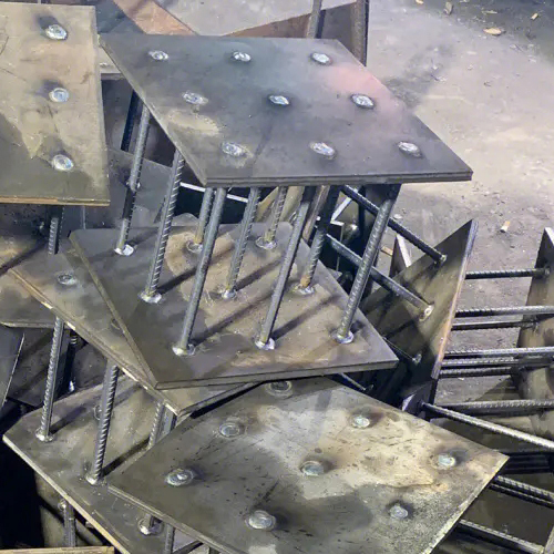 在确定大理预埋件位置时，需要考虑以下几点